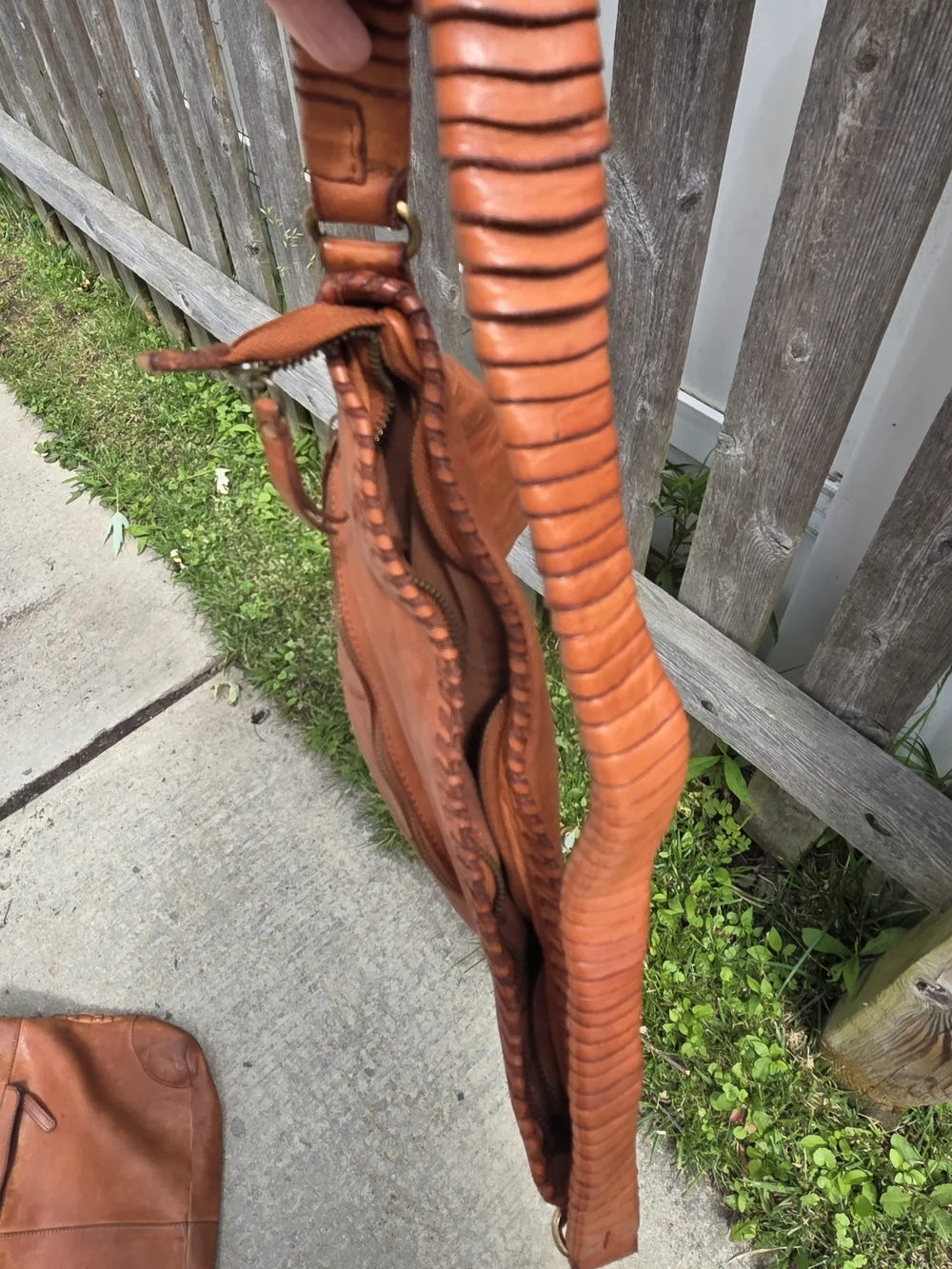 Women's Marta Ponti Leather Hobo Bag in Cognac. BRAND NEW! - Picture 7 of 7
